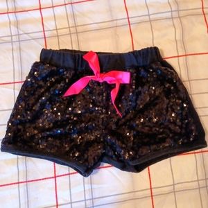 Little girls Large 4-5T  Black Sequin shorts ~ pink bow accent
